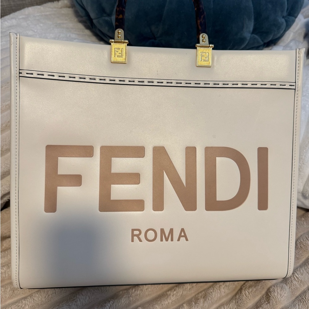 Fendi Medium Sunshine Tote - Picture 3 of 9